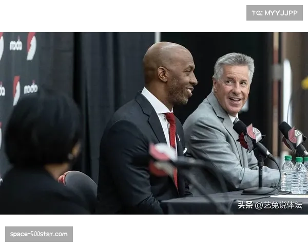 前德甲球员涉嫌参与赌球案开庭,检方提出多项指控 前德甲球员涉嫌参与赌球案开庭,检方提出多项指控